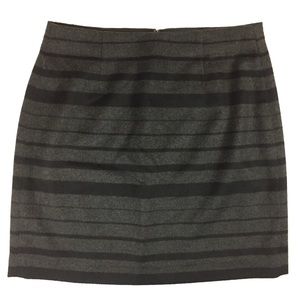 Banana Republic gray black striped mini skirt 8